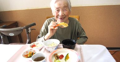 12:00　昼食・口腔ケアのイメージ